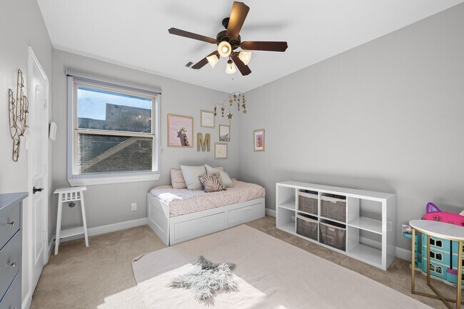 Building Photo - 27 Fury Ranch Pl