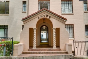 Building Photo - 2336 SW Osage St