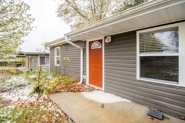 Building Photo - 3 bed, 1 bath home for rent!