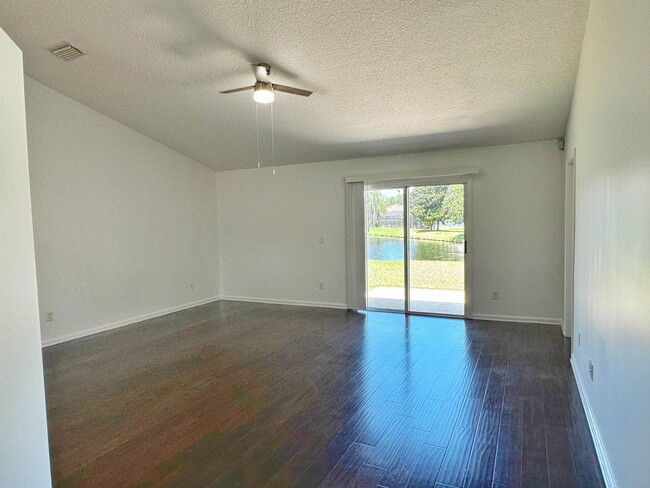 Building Photo - 1709 S Summer Ridge Ct