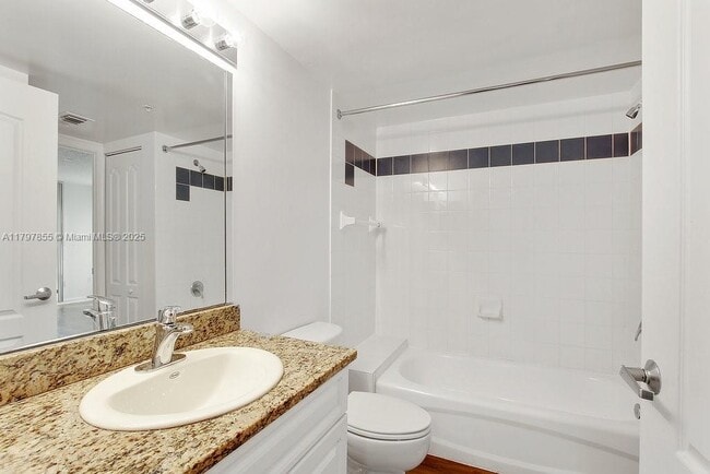 Building Photo - 1756 N Bayshore Dr