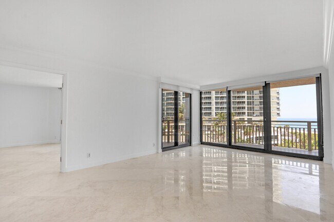 Building Photo - 3000 N Ocean Dr