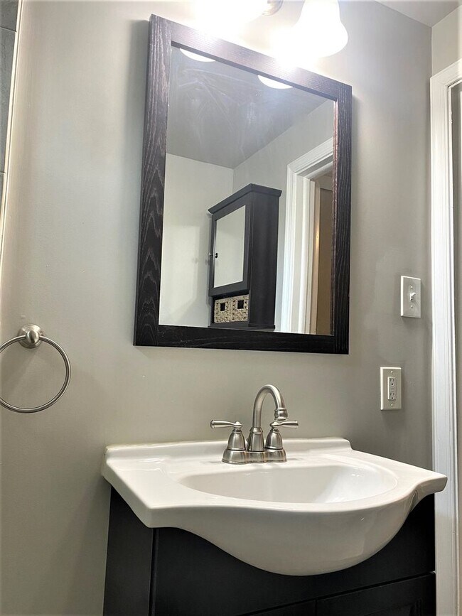 Building Photo - 3401 Berkley Ave