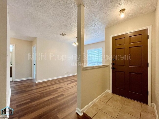 Building Photo - 1627 Firwick Dr