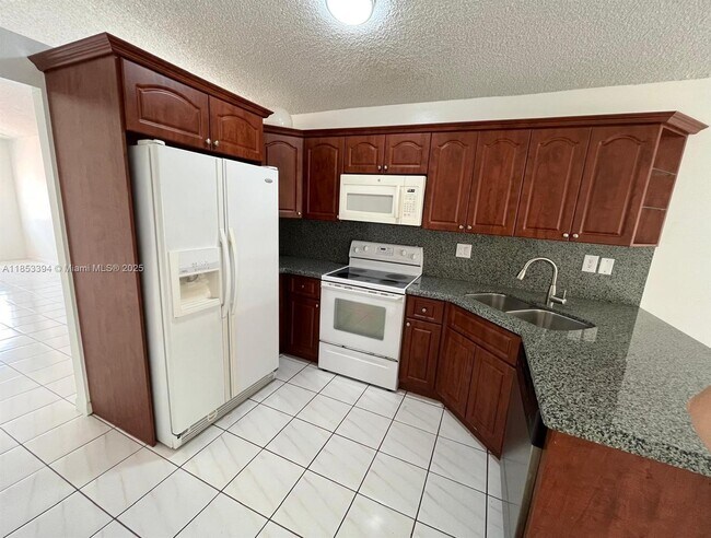 Building Photo - 2682 W 74th Terrace