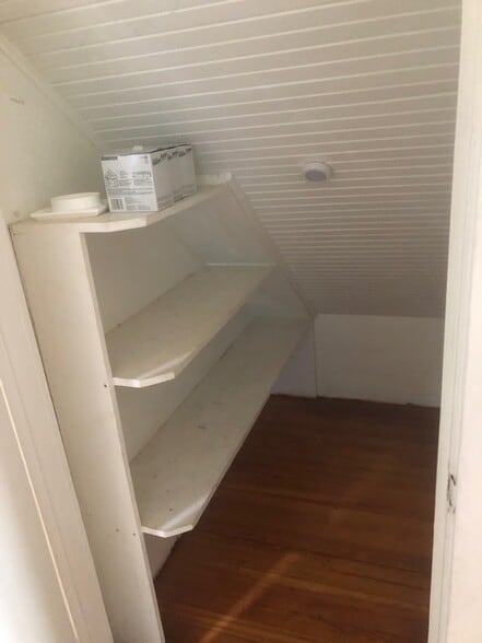 pantry - 130 Kenwood Ave