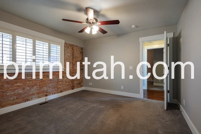 Building Photo - 1367 Thornton Ave