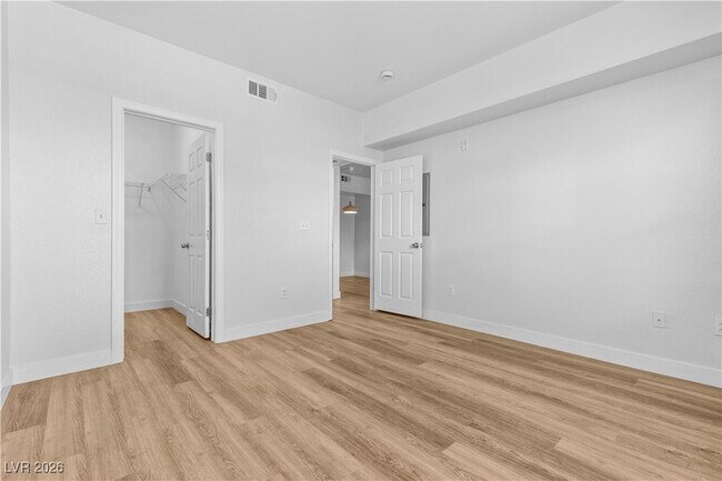 Building Photo - 6955 N Durango Dr