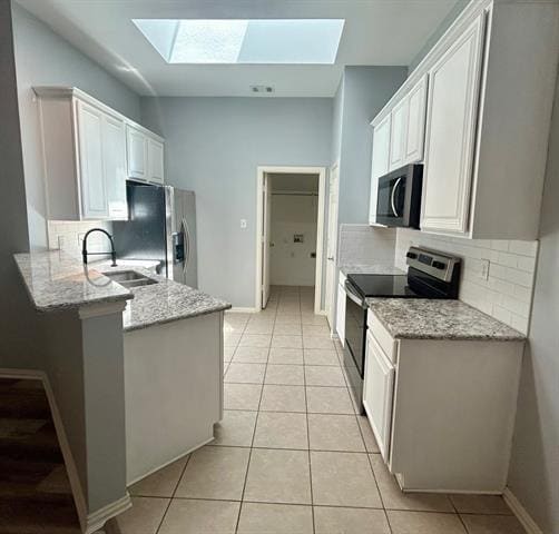 Building Photo - 1610 Poinsettia Blvd