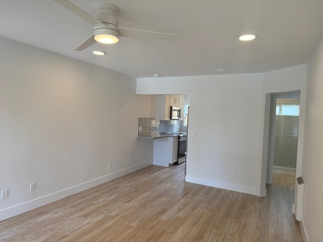 Building Photo - 6051 La Jolla Hermosa Ave