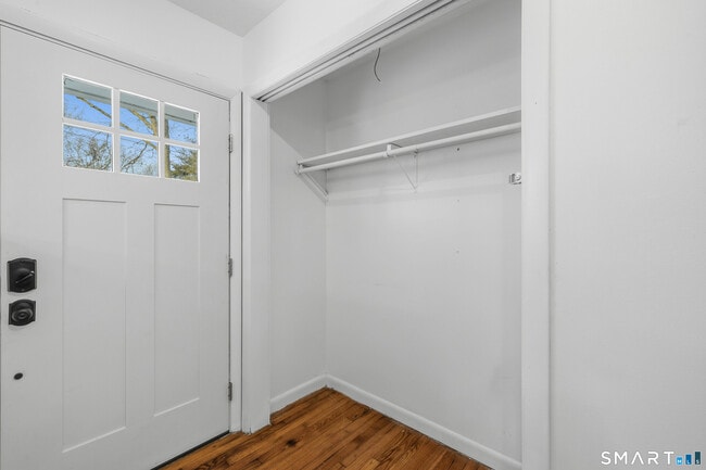 Building Photo - 12 Beach Park Rd