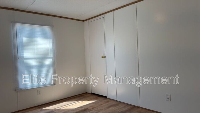 Building Photo - 98 E Byrd Dr