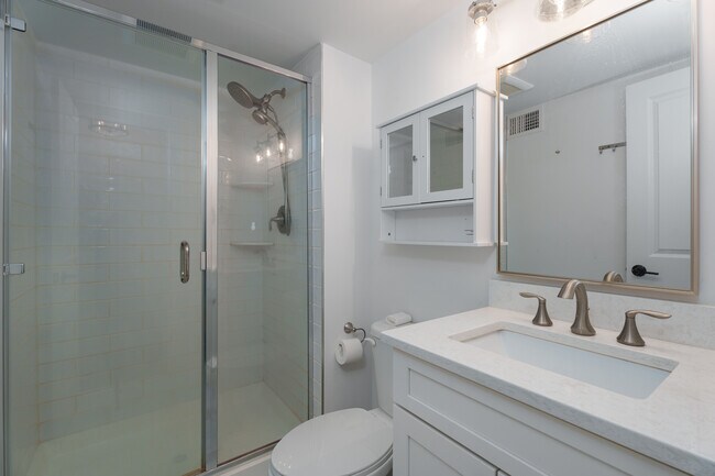 Building Photo - 211 Ross Stevenson Cir