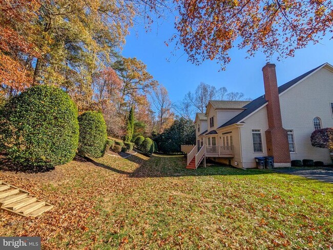 Building Photo - 6441 Lake Meadow Dr