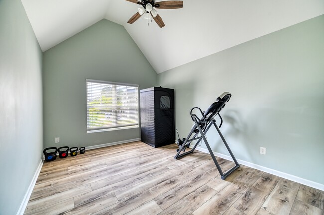 Building Photo - 412 Ponzer Ct N