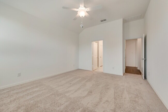 Building Photo - 3514 Honeysuckle Holw