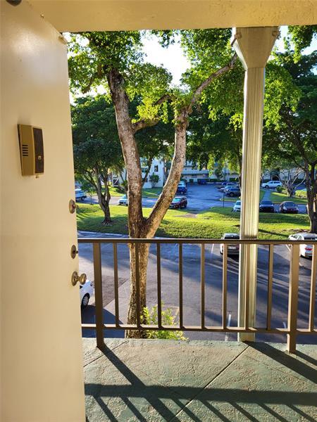 Building Photo - 9070 Lime Bay Blvd