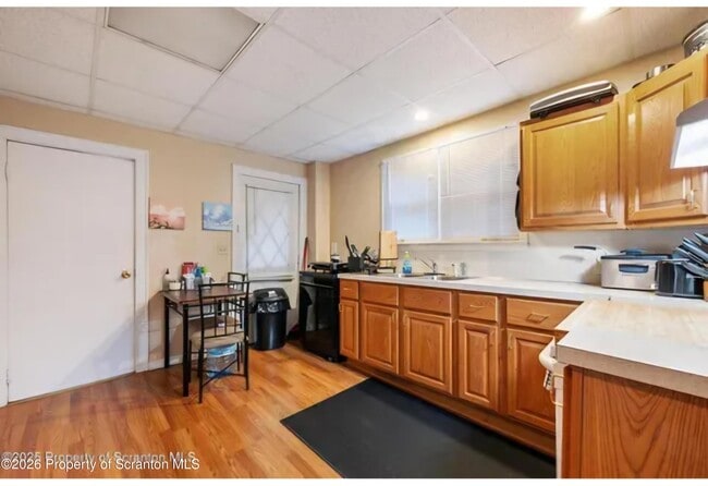 Building Photo - 215 Bellman St