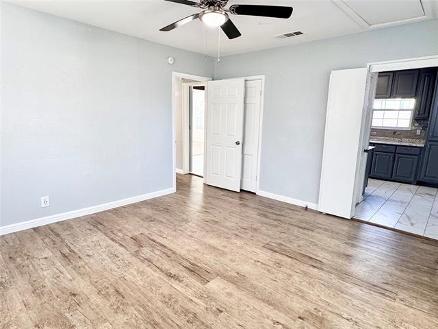 Building Photo - 202 N Riverside Dr