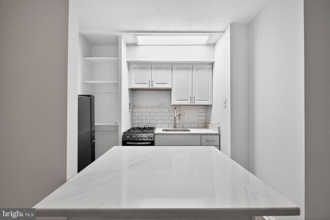 Building Photo - 2101 Chestnut St