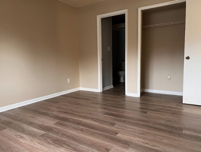 Building Photo - 1863 J Julian Ln