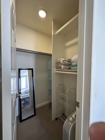 Building Photo - 5540 Lindo Paseo