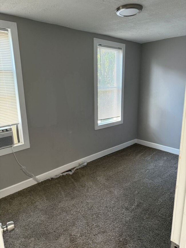 Building Photo - Three-bedroom Home In Baltimore