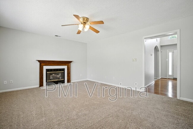 Building Photo - 312 Hickory Hinge Way