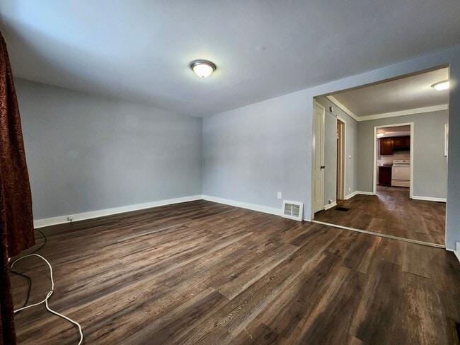 Building Photo - 670 Garson Ave