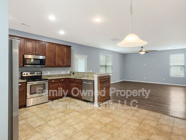 Building Photo - 159 Meadow Wood Rd