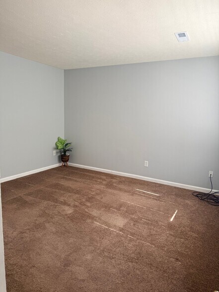 Building Photo - 27 Duiguid Dr