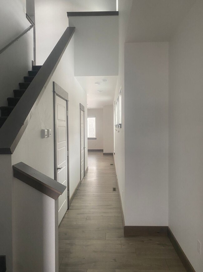 Building Photo - Abigail Lane Duplex