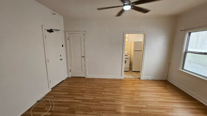 Building Photo - 727 S Coronado St