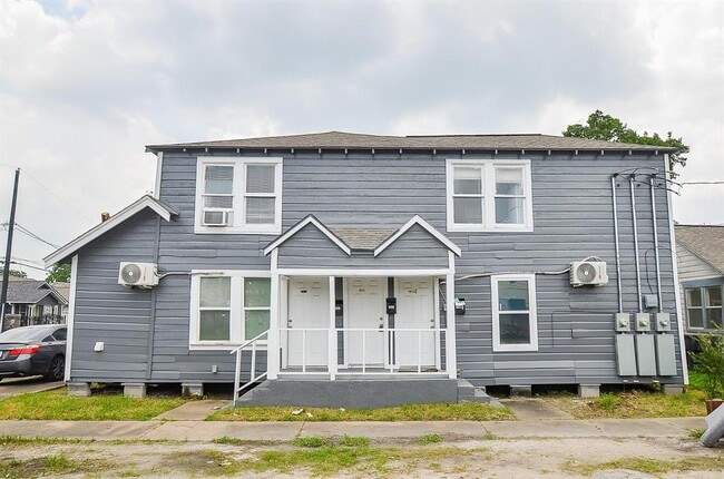 Building Photo - 1401 Collier St