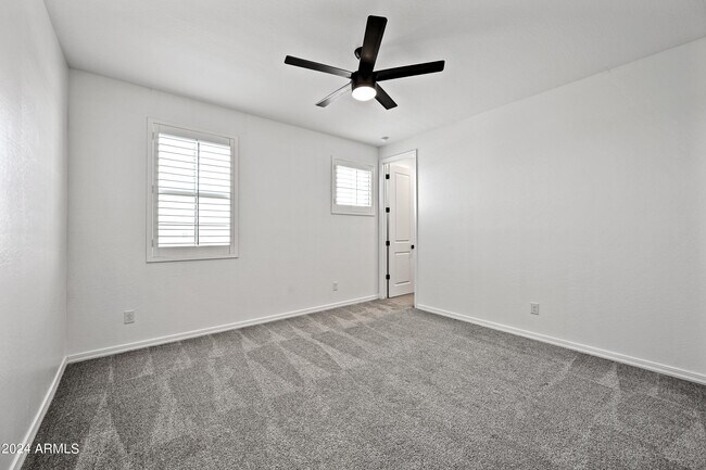 Building Photo - 13360 W Briles Rd