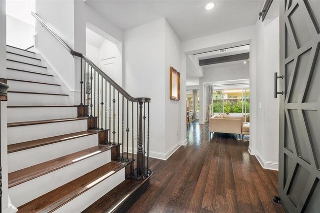 Building Photo - 6701 Teulada Dr