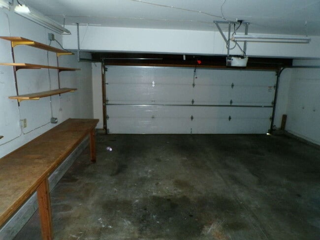 Building Photo - Heather Ridge Townhome (27XA)