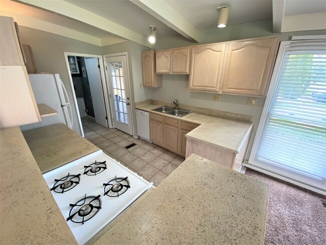Building Photo - 3 Bedroom - Upper Arlington