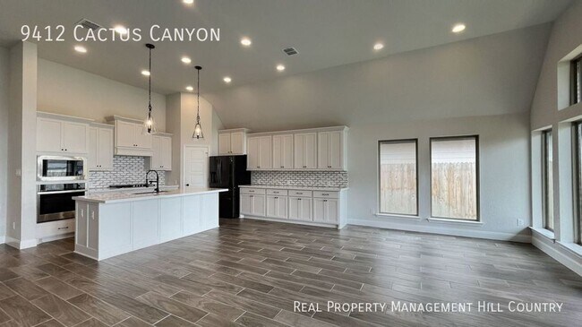 Building Photo - Spacious 4 bedroom with open layout!