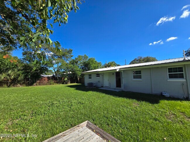 Building Photo - 11927 Dowling Ln