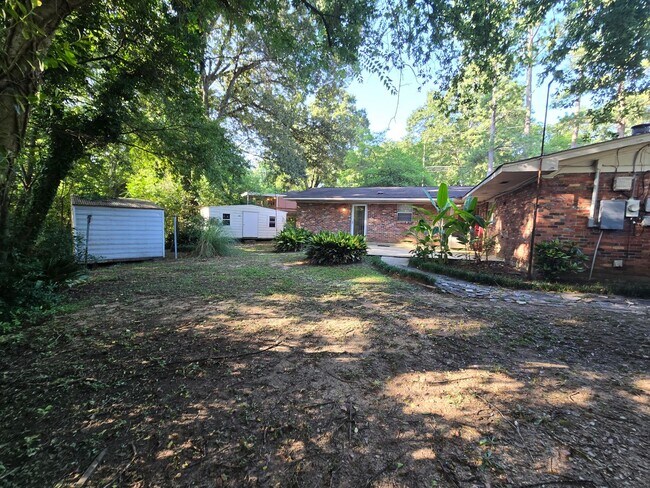 Building Photo - 111 Easthaven Rd