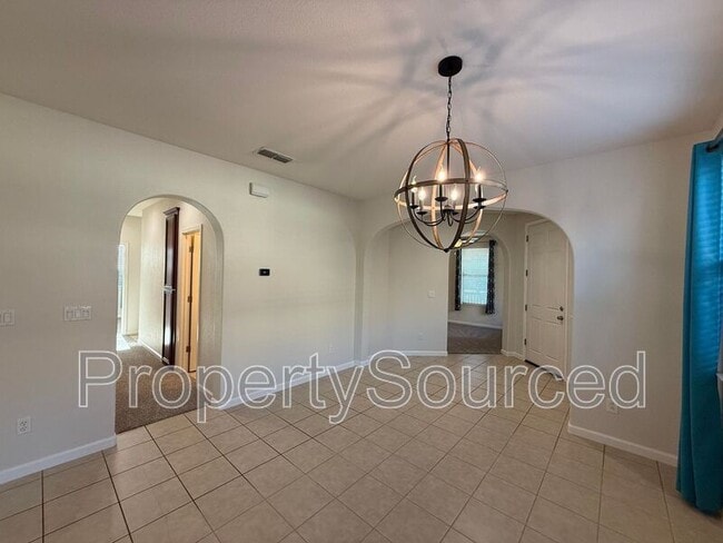 Building Photo - 1720 Dalia Ln