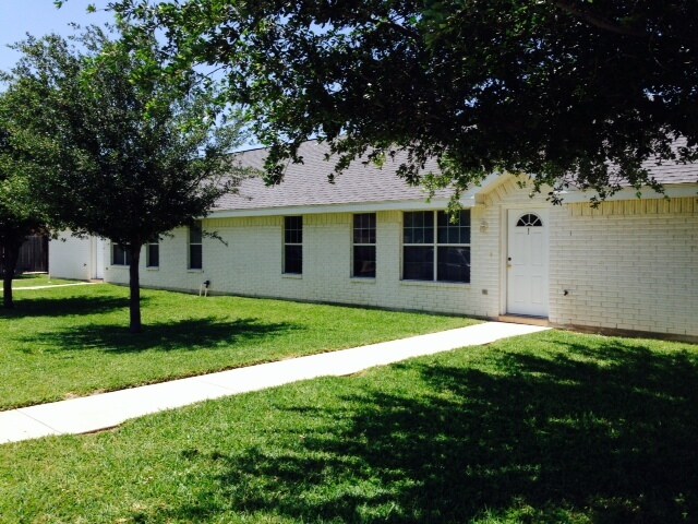 Building Photo - 2601 Cervantes Ave
