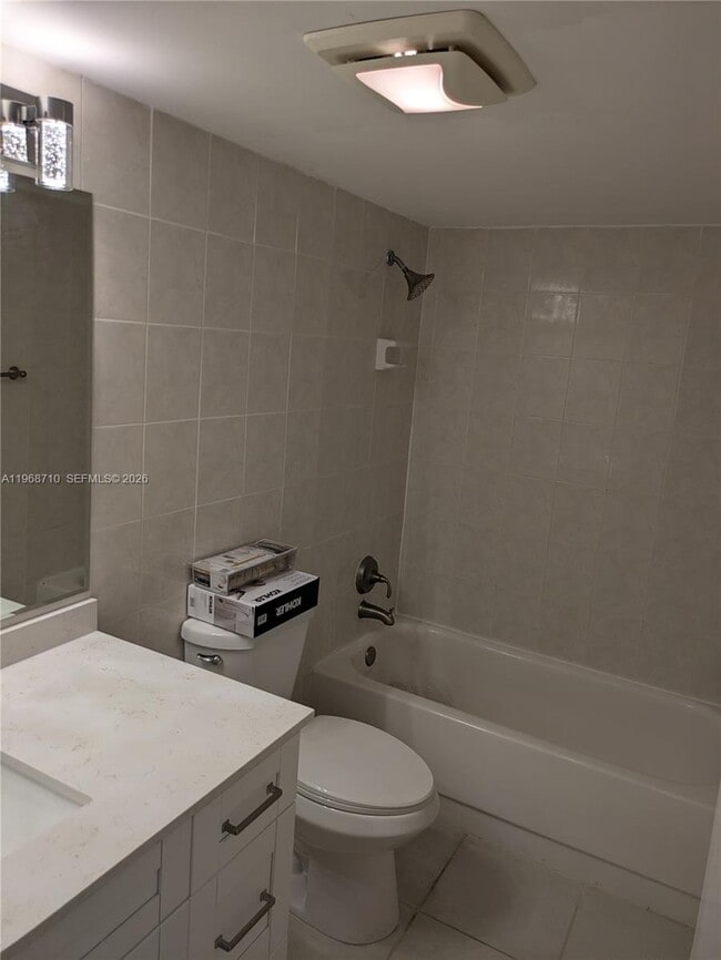 Building Photo - 9621 SW 77th Ave