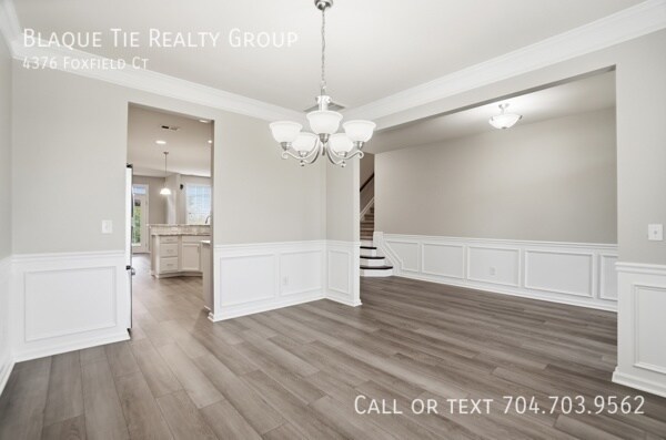 Building Photo - 4376 Foxfield Ct