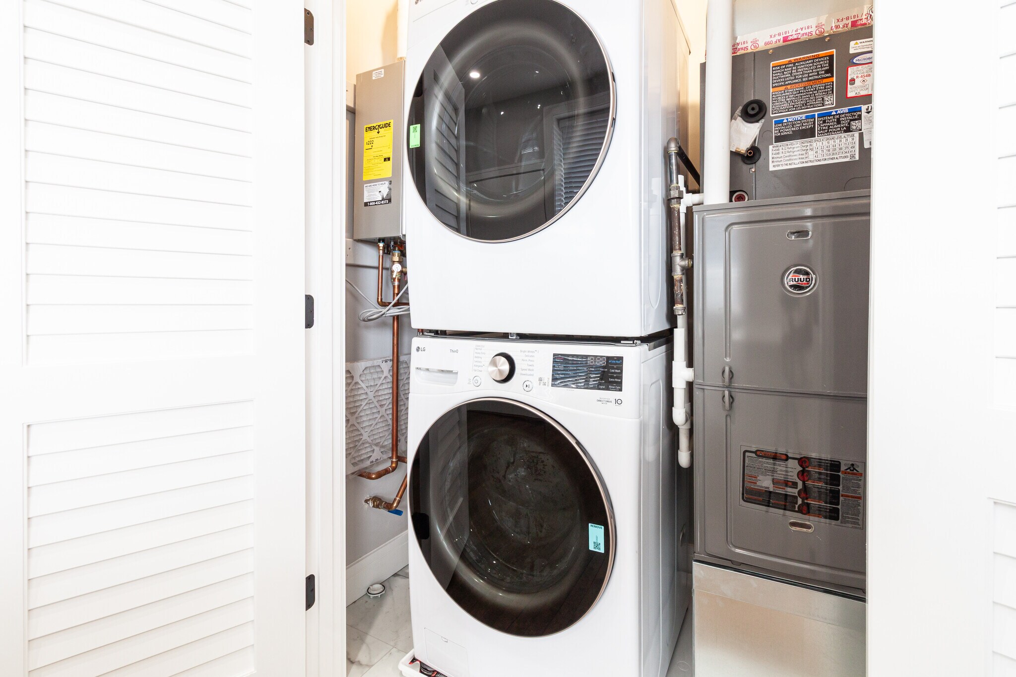 Building Photo - 3830 N Wilton Ave