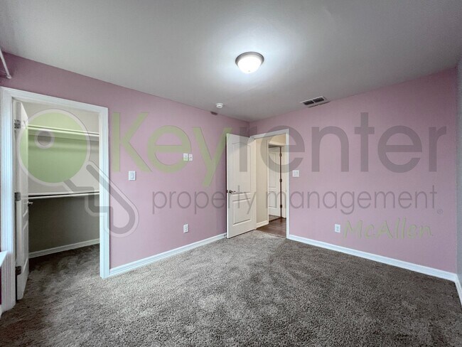 Building Photo - Beautiful 4bed/2bath home in Edinburg