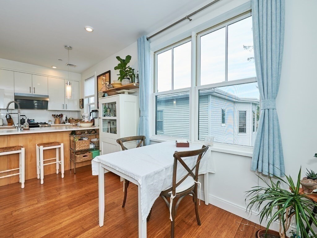 Building Photo - 290 Highland Ave