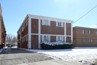 Building Photo - 17550 Lake Shore Blvd