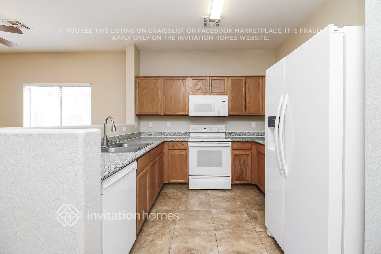 Building Photo - 774 E Drifter Pl